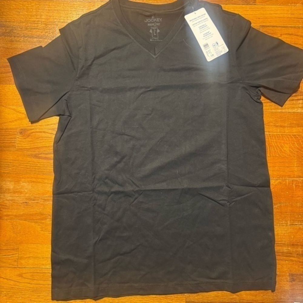 New jockey made 2 fit black v neck